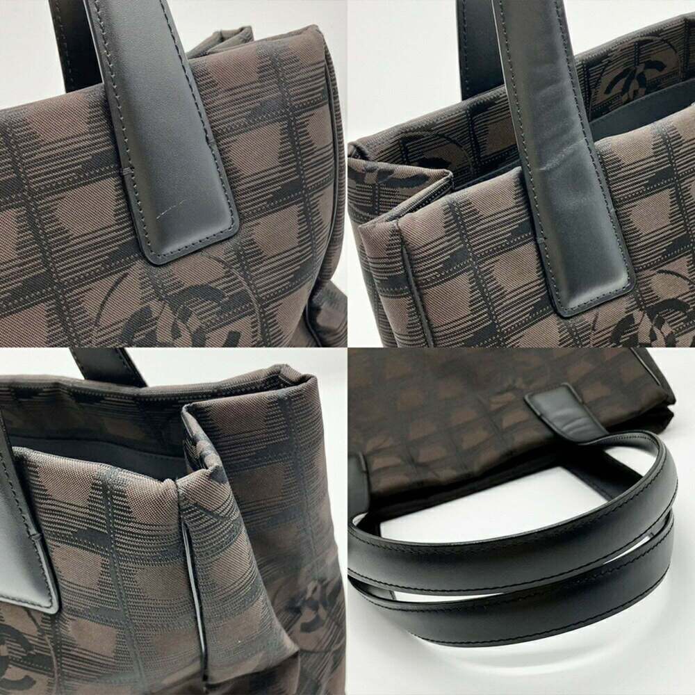CHANEL Brown Canvas Shoulder Bag - Picture 5 of 6